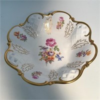 CONTINENTAL PORCELAIN DECORATIVE FOOTED BOWL