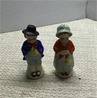Antique couple appears occupied Japan not marked