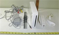 WII Console & Accessories, Lights Up - Untested