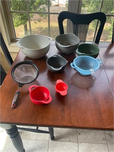 8- bowls and colanders