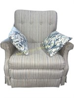 Chair with 2 decor pillows 32in x 30in x 26.5in