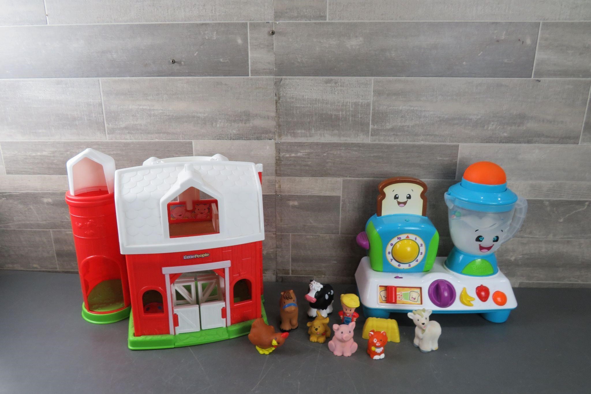 FISHER PRICE LITTLE PEOPLE BARN PLAY SET