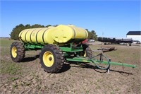 YETTER ALL WHEEL STEER WAGON WITH 2000 GALLON TANK