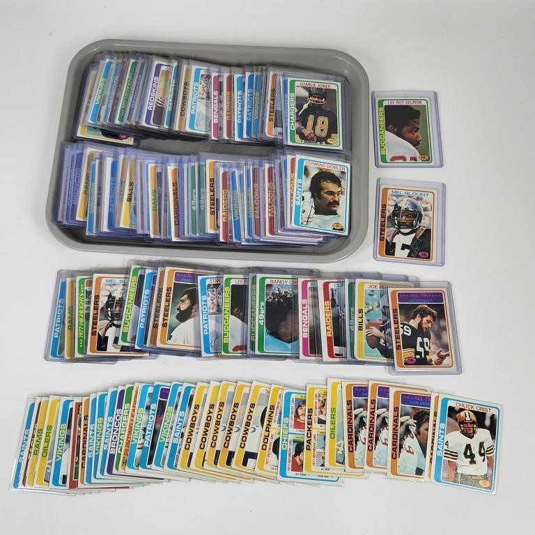 LARGE ASSORTMENT OF 1978 TOPPS FOOTBALL CARDS