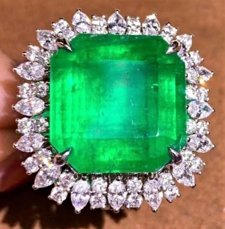 17.5ct Colombian Emerald 18K Gold Diamond Ring