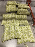 8 Outdoor Cushions 19" x 19"