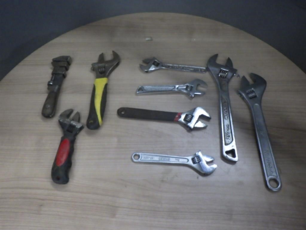 9 WRENCHES (1 PIPE & 8 CRESCENT)