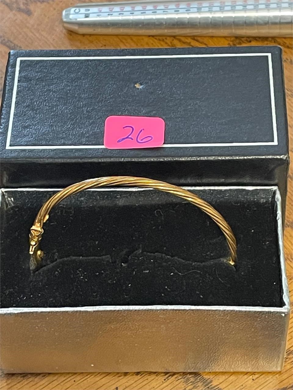 10K Gold Italy Bangle Bracelet