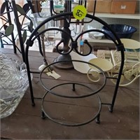 IRON PLATE STAND