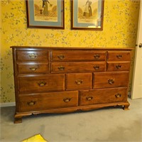 DRESSER