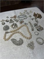 VINTAGE JEWELRY WEISS AND MORE