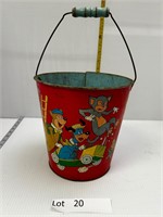 Vintage Huckleberry Hound Bucket