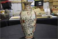 Chinese vase tan/cream (has a chip)