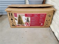 7.5 Ft Christmas Tree in Box