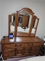 Kroehler Dresser & Mirror