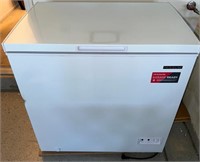 T - FRIGIDAIRE GARAGE READY CHEST FREEZER