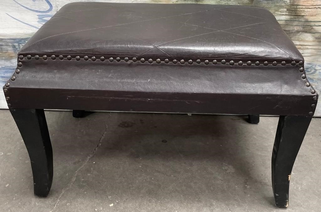 11 - BENCH W/ UPHOLSTERED SEAT 27"L