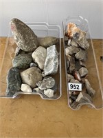 Lot of 2 boxes of flint and rocks from Flint Ridge