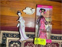 ORIENTAL FIGURINE AND PRINCESS OF CHINA BARBIE DOL