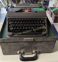 Olympia Sm2 Manual Typewriter, Olympia Werke West