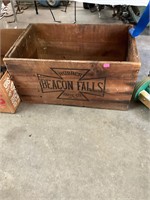 Rubber Beacon Falls Shoe Co Crate