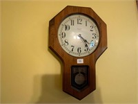 Verichron Quartz Clock+Battery Operated