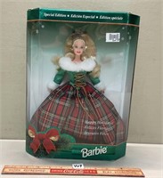 SPECIAL EDITION HAPPY HOLIDAYS BARBIE UNOPENED