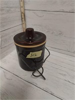 Stone ware Crock and lid small