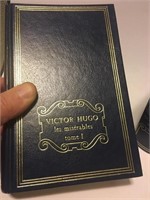 Livres Les Misérables de Victor Hugo. Tome 1 et 2