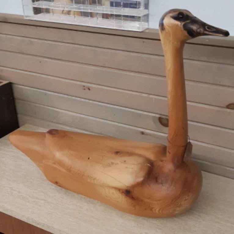 SUBSTANTIAL Robert Mitchell Carved (1 Piece) Goose