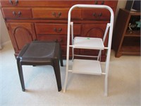 Step stool and plastic stool