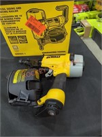 DeWalt 15° coil siding and fencing nailer