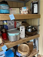 contents of 1 shelf kitchen items