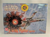 S.W. Amt/Ertl X-wing Fighter Model - 1998 - MIB