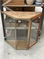 Glass Cabinet 800x770 inc 2 x shelves