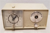 Vintage GE Solid State Radio C1460-B