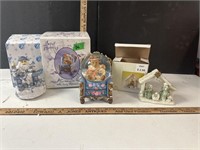 Christmas decor lot- see pictures