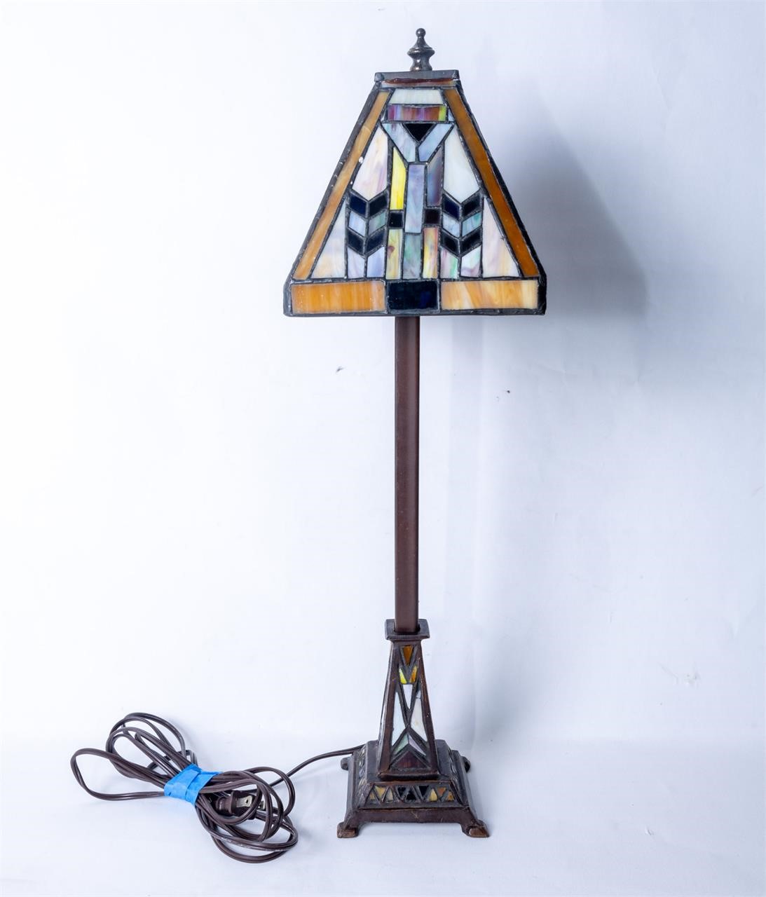 Vintage Tiffany-style table lamp