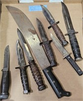 LOT OF VARIOUS FIXED BLADE KNIVES