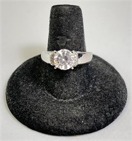 Sterling Gorgeous CZ Ring 5 Gr Size 8.25