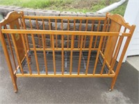 VINTAGE WOODEN CRIB 51X27X39 INCHES