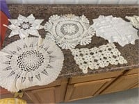 Misc doilies, linen items, knitted/crocheted items