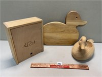 WOODEN DUCKS CUTTING BOARD AND MORE