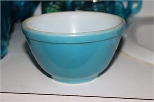 Small blue Pyrex mixing bowl 5.5" diameter