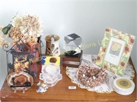 Tabletop of decorative items