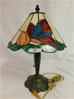 STAINED GLASS BEDSIDE TABLE LAMP
