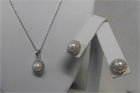 14 kt Gold, Diamond and Pearl Set