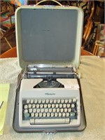 Vintage Olympia Typewriter WORKS Needs Ribbon