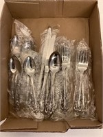20 Pieces of Oneida Stainless Flatware