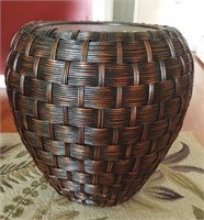 WICKER STYLE DRUM END TABLE